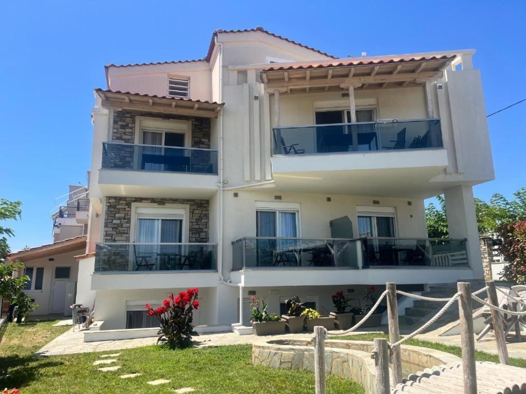 Villa Nikiti View 2 Exterior photo